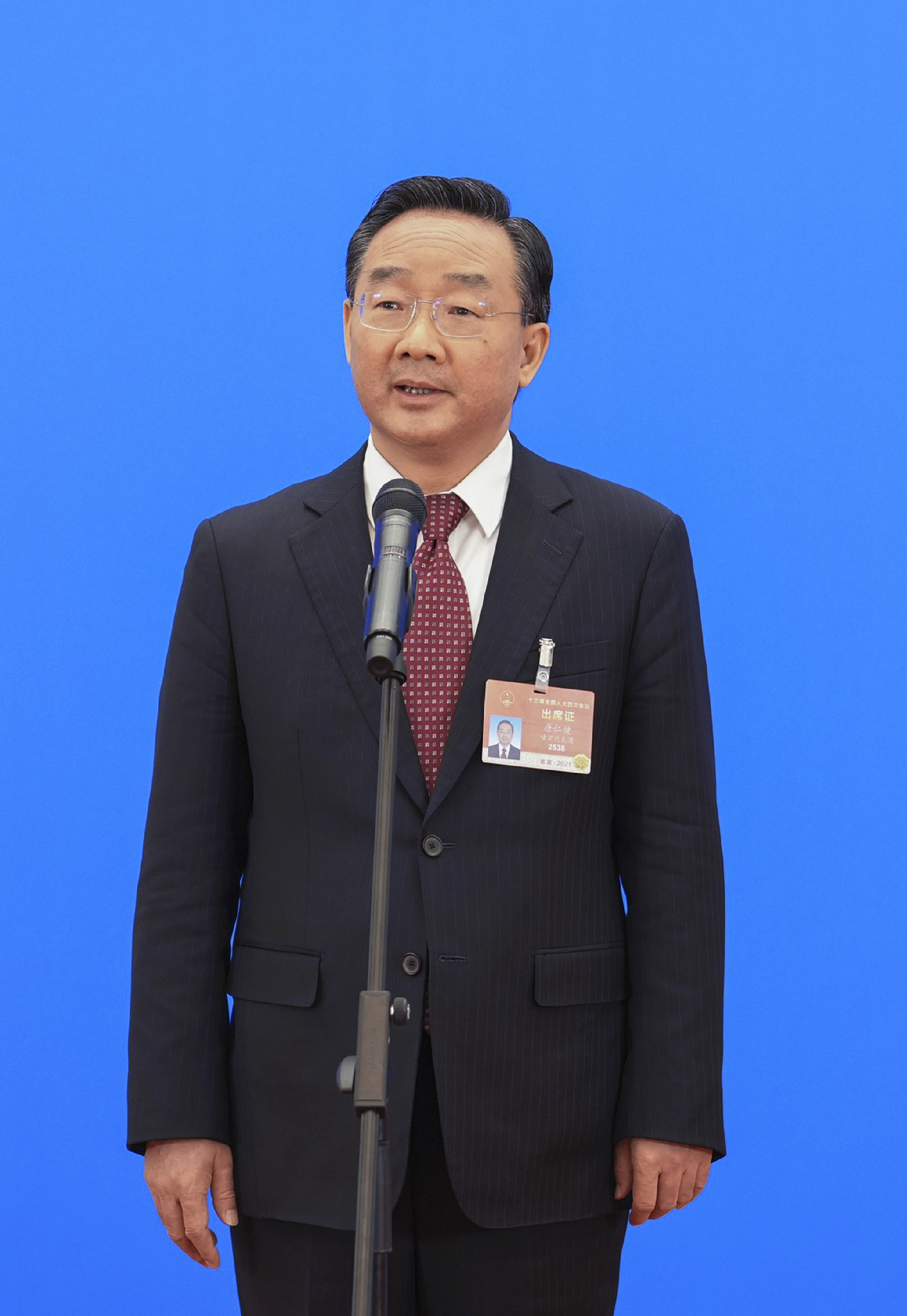 農(nóng)業(yè)農(nóng)村部部長唐仁健通過網(wǎng)絡(luò)視頻方式接受采訪。 新華社發(fā).JPG